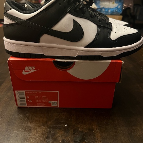 Panda dunks 9.5 women 7 men brand new - Picture 5 of 5